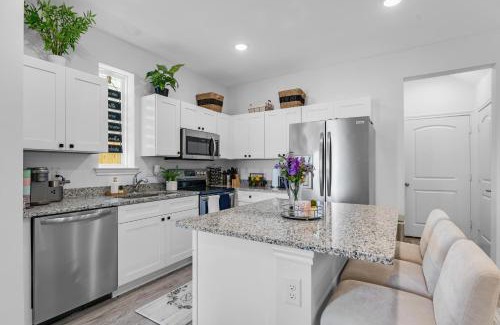 Grand Prairie House | Grand Prairie Gem Near DFW airport AT&T Stadium