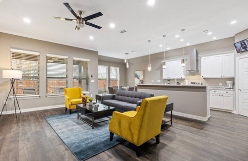 South Arlington House | Grand Prairie Getaway- Spacious 4-Bedroom Comfort