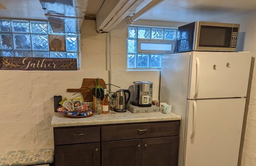Roosevelt Park Apartment | Grand Rapids Getaway