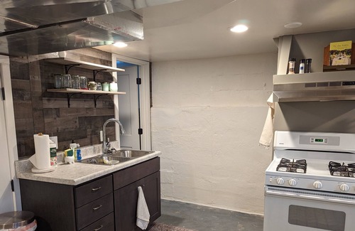 Roosevelt Park Apartment | Grand Rapids Getaway