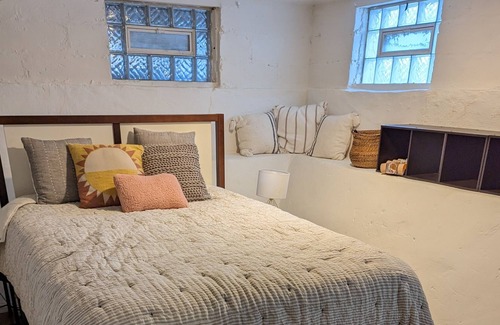 Roosevelt Park Apartment | Grand Rapids Getaway
