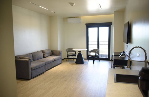 Belize City Hotel | Grand Resort & Residences