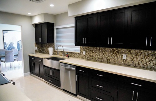 Palmetto Estates House | Grand Retreat: Jacuzzi, Pool, Games, BB Court, Jacuzzi,