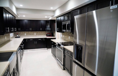 Palmetto Estates House | Grand Retreat: Jacuzzi, Pool, Games, BB Court, Jacuzzi,