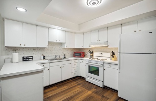 Michigan City House | Grand Reunion House/Hot Tub/Pet Friendly