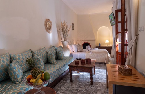Sidi Ben Slimane El Jazouli House | Grand Riad de Prestige, Piscine, Spa, Jacuzzi et Bien Plus, à Marrakech Medina