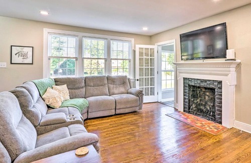 Lakeside House | Grand Richmond Home with Great Location and Views