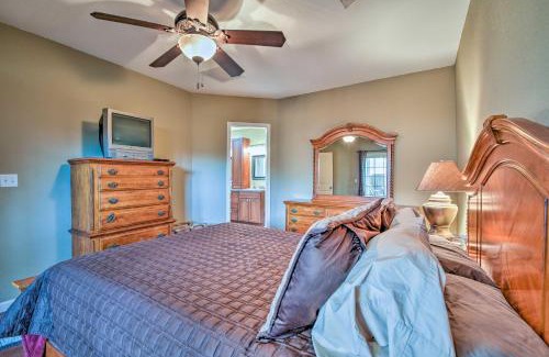 Grand Rivers House | Grand Rivers Home - Walk to Lakes and National Park!