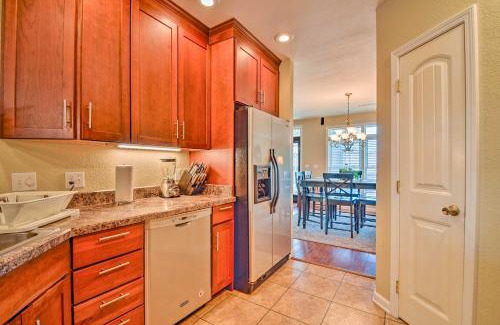Grand Rivers House | Grand Rivers Home - Walk to Lakes and National Park!