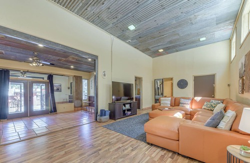 Ruidoso House | Grand Ruidoso Home w/ Private Hot Tub & Casita!