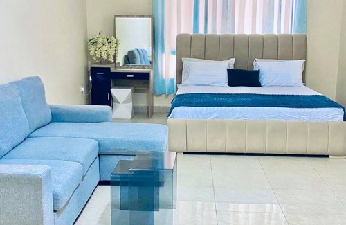 Abu Shagara Apartment | Grand Sakura Hotel Apartments in superb Sharjah with WiFi, AC