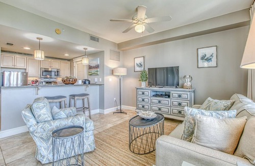 Baytowne Wharf Condo | Grand Sandestin Baytowne Wharf 1 BR 2 full BA.