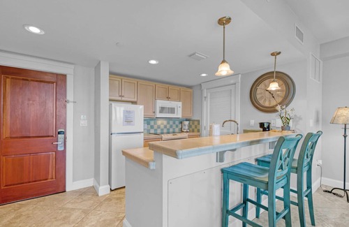 Baytowne Wharf Condo | Grand Sandestin by Baytowne Wharf Village at Sandestin Golf & Beach Resort.