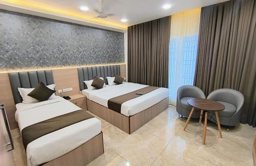 Thousand Lights Hotel | Grand Silver