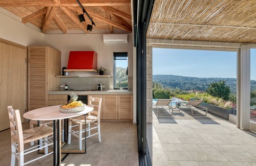 Kavallos Villa | Grand Suite With Private Pool - with Panoramic View, Art Blue Villas
