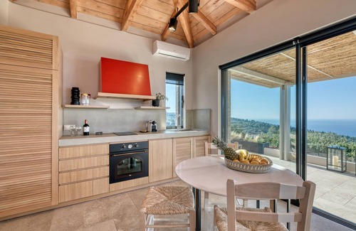 Kavallos Villa | Grand Suite With Private Pool - with Panoramic View, Art Blue Villas