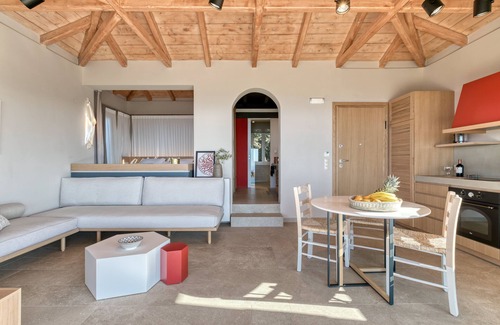 Kavallos Villa | Grand Suite With Private Pool - with Panoramic View, Art Blue Villas