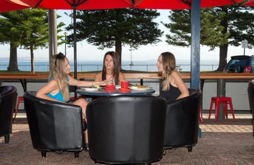 Port Lincoln Hotel | Grand Tasman Hotel