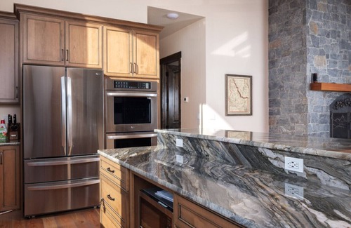 Clawson House | Grand Teton Painted Pony House w/Hot Tub AC and Heated Garage