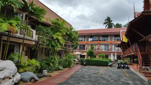 Lamai City Center Resort | Grand Thai House Resort