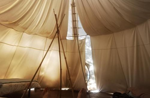 Montbrun Other | grand tipi traditionnel pour 2 à 5 personnes