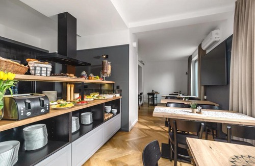 Kamienna Gora Bed & Breakfast | Grand Tulipan