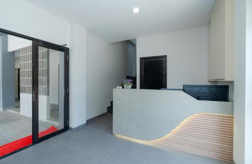 West Semarang Hotel | Grand Valora Puspowarno Kostel