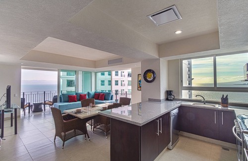 South Hotel Zone Condo | Grand Venetian Puerto Vallarta Beachfront Condo