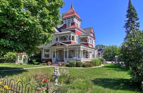 Bellaire Bed & Breakfast | Grand Victorian B&B Inn