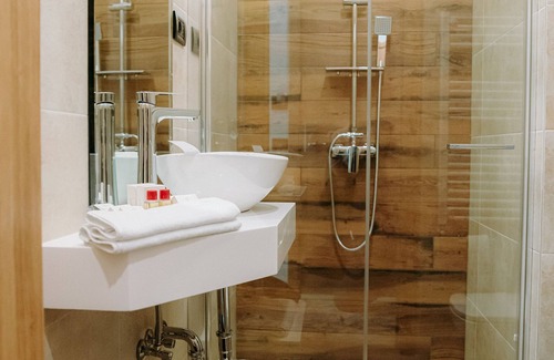 Iasi Hotel | Grand View Hotel & Suites Copou
