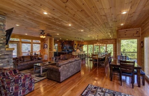Pigeon Forge Cabin | Grand View Lodge, free tickets, no catch!