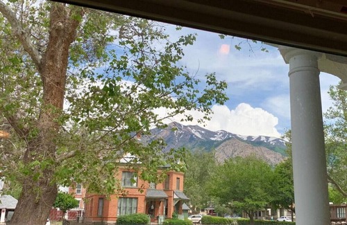 Ogden Apartment | Grand View · Madison Place (Apt #1) Grand View