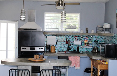 Villa Borinquen House | Grand View with Casita- On one of the island’s higher hills with astounding vie