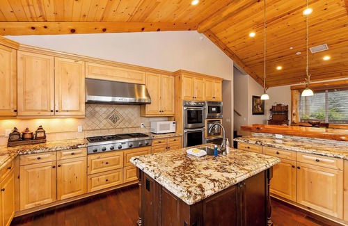 Ironwood Estates Cabin | Grand Views: Views of the Entire Big Bear Valley! Luxury! Game Room! Theater!