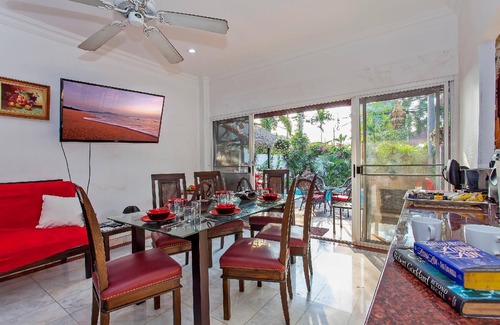 Na Kluea Villa | Grand Villa, 5 Bedrooms, Private Pool, Garden View, 10 Mins LK Metro