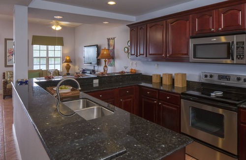 Estate Enighed Condo | Grande Bay Condo Beautiful Morning- 3 Bedroom - Wraparound Balcony- Views!