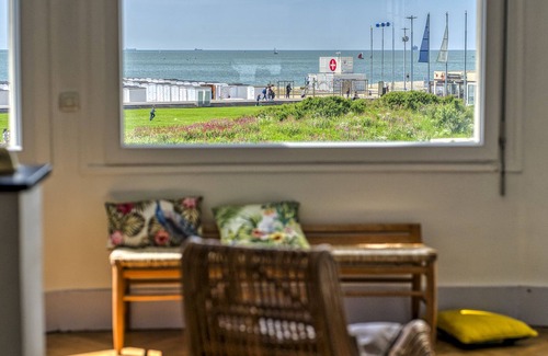 Cote Ouest Ormeaux Apartment | Grande Demeure Avec vue Imprenable sur la mer et la Plage
