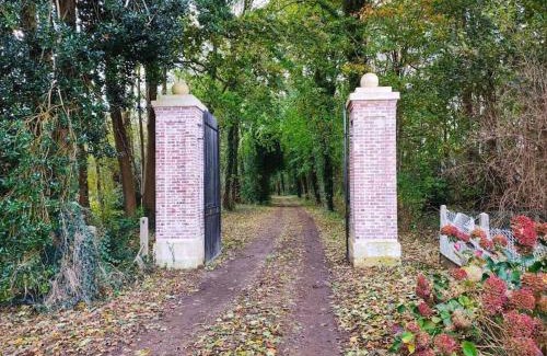 Saint-Jean-du-Cardonnay Villa | grande maison de campagne