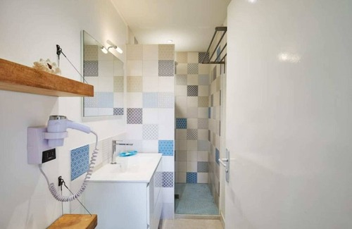 Cuverville-sur-Yeres Bed & Breakfast | Grande Maison 9 Personnes, Randonnées et Vélos