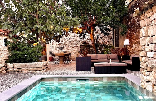 Saint-Mamert-du-Gard House | Grande Maison de Village au Calme Entre Uzès et Nîmes