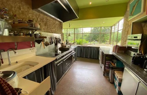 Escamps Cottage | Grande Maison Avec Piscine Chauffée au Clos Caché!