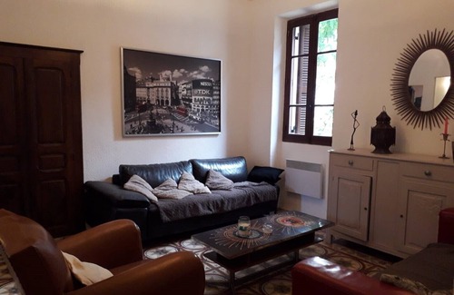 Bastelica House | Grande Maison en Pierre de 8 Chambres au Coeur du Village de Bastelica