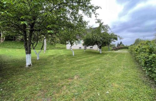 Longny-au-Perche House | Grande maison familiale avec jardin, garage et jeux pour enfants - Parfait pour 15 personnes en Normandie. - FR-1-497-206
