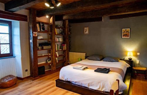 Luc-la-Primaube House | Grande maison familiale - Proche Rodez, Wifi, Calme et Jardin