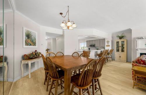 Bel Air Apartment | Grande Surf #1E