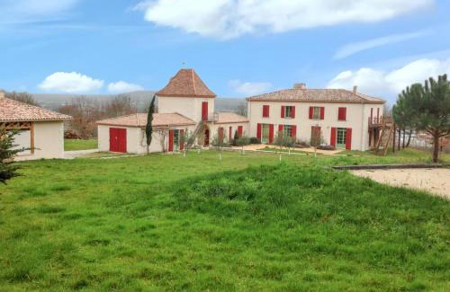 Villeneuve-sur-Lot Villa | Grande Villa à Villeneuve-sur-Lot avec Piscine Privée