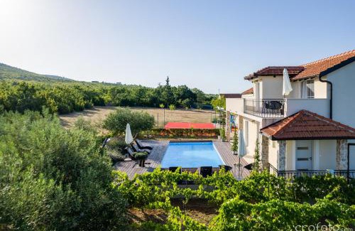 Bila Vlaka Villa | Grandfather's House