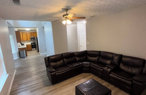 Lithonia House | Grandiose Mansion Retreat in Lithonia with Pool Table, Content Room, AC, WiFi.