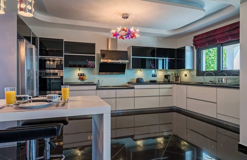 Maroulas Villa | Grandiose Rethymnon Villa | 3 Bedrooms | Villa Coyote | Amazing Sea Views |.