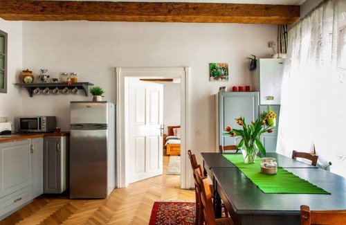 Brasov City Centre Apartment | Grandma's Apartment in Old City Center